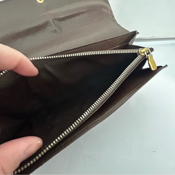 Louis Vuitton Damier Ebene Pattern Sarah Wallet - Picture 6 of 13